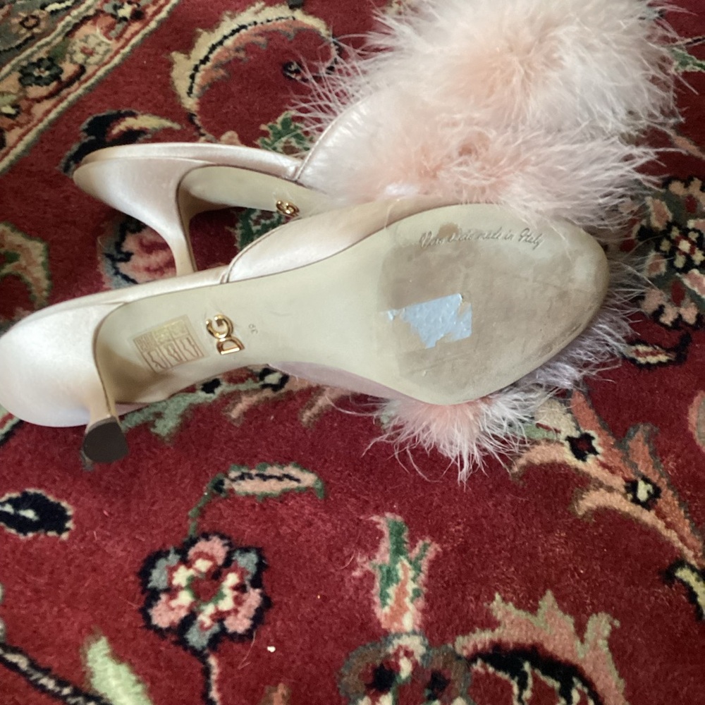 Dolce & Gabbana Feather Heels - Picture 6 of 6